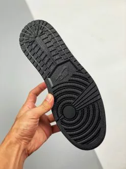 Air Jordan 1 Low Black Medium Grey 553558-040 For Sale -Cheap Jordan Shop Air Jordan 1 Low Black Medium Grey 553558 040 For Sale 7