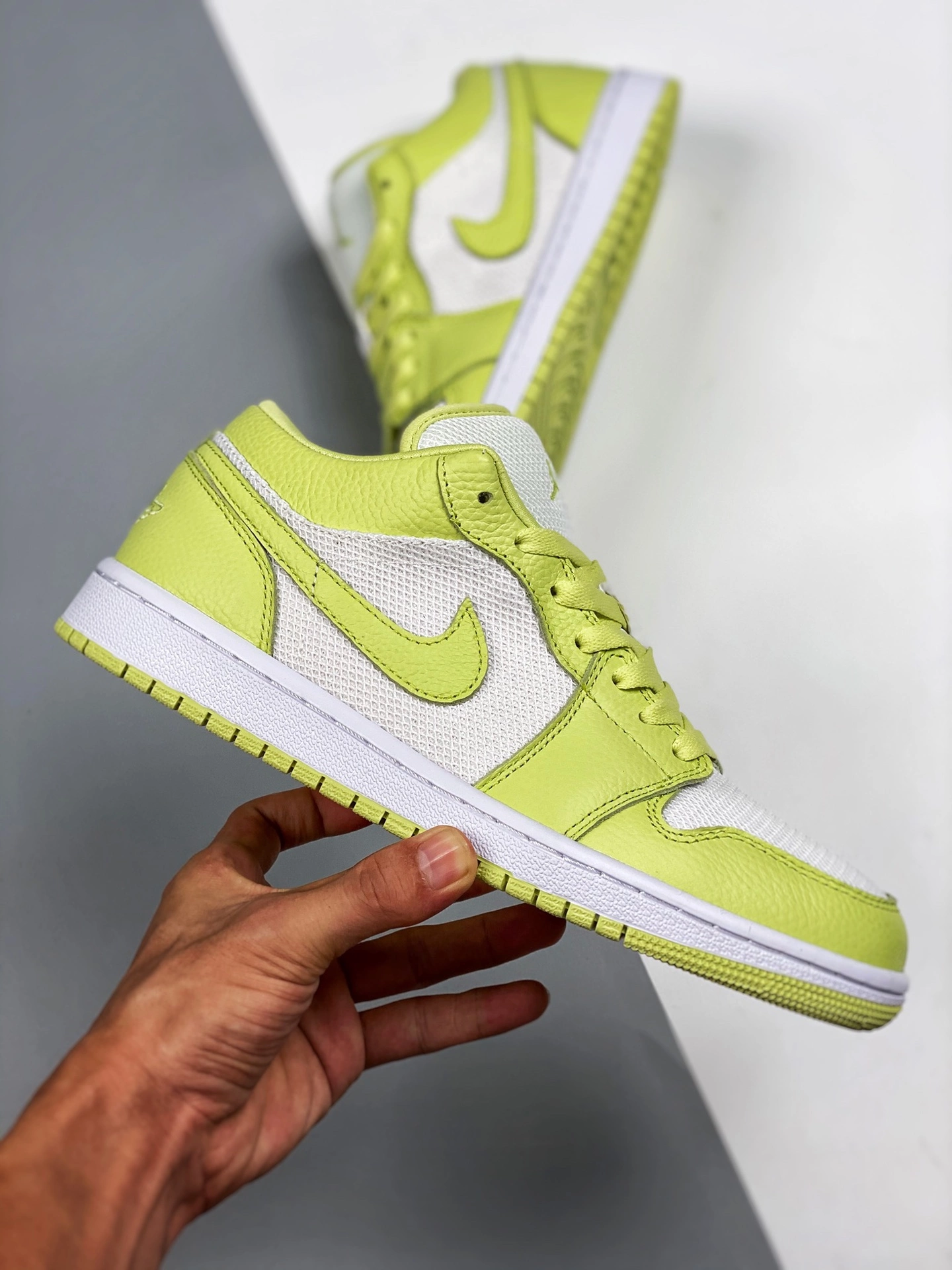 Air Jordan 1 Low Summit White/Limelight DH9619-103 For Sale 4 Air Jordan 1 Low Summit White/Limelight DH9619-103 For Sale - Image 2