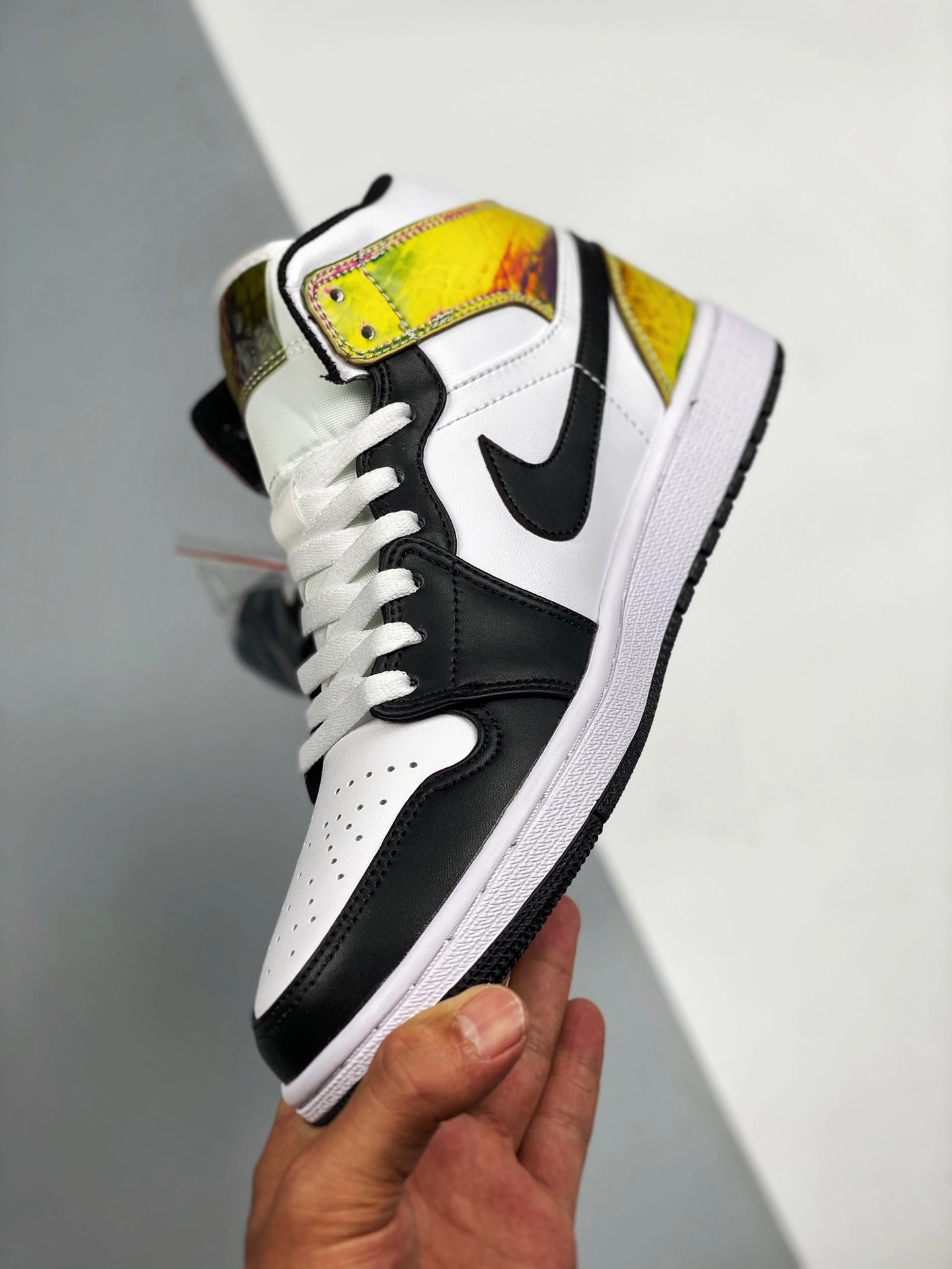 Air Jordan 1 Mid Heat Reactive DM7802-100 For Sale 7 Air Jordan 1 Mid Heat Reactive DM7802-100 For Sale - Image 5