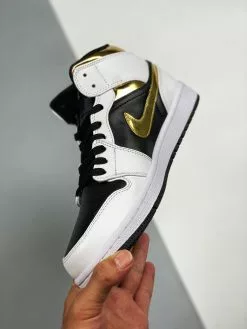 Air Jordan 1 Mid White/Black-Metallic Gold For Sale 14 Air Jordan 1 Mid White/Black-Metallic Gold For Sale -Cheap Jordan Shop Air Jordan 1 Mid White Black Metallic Gold 4