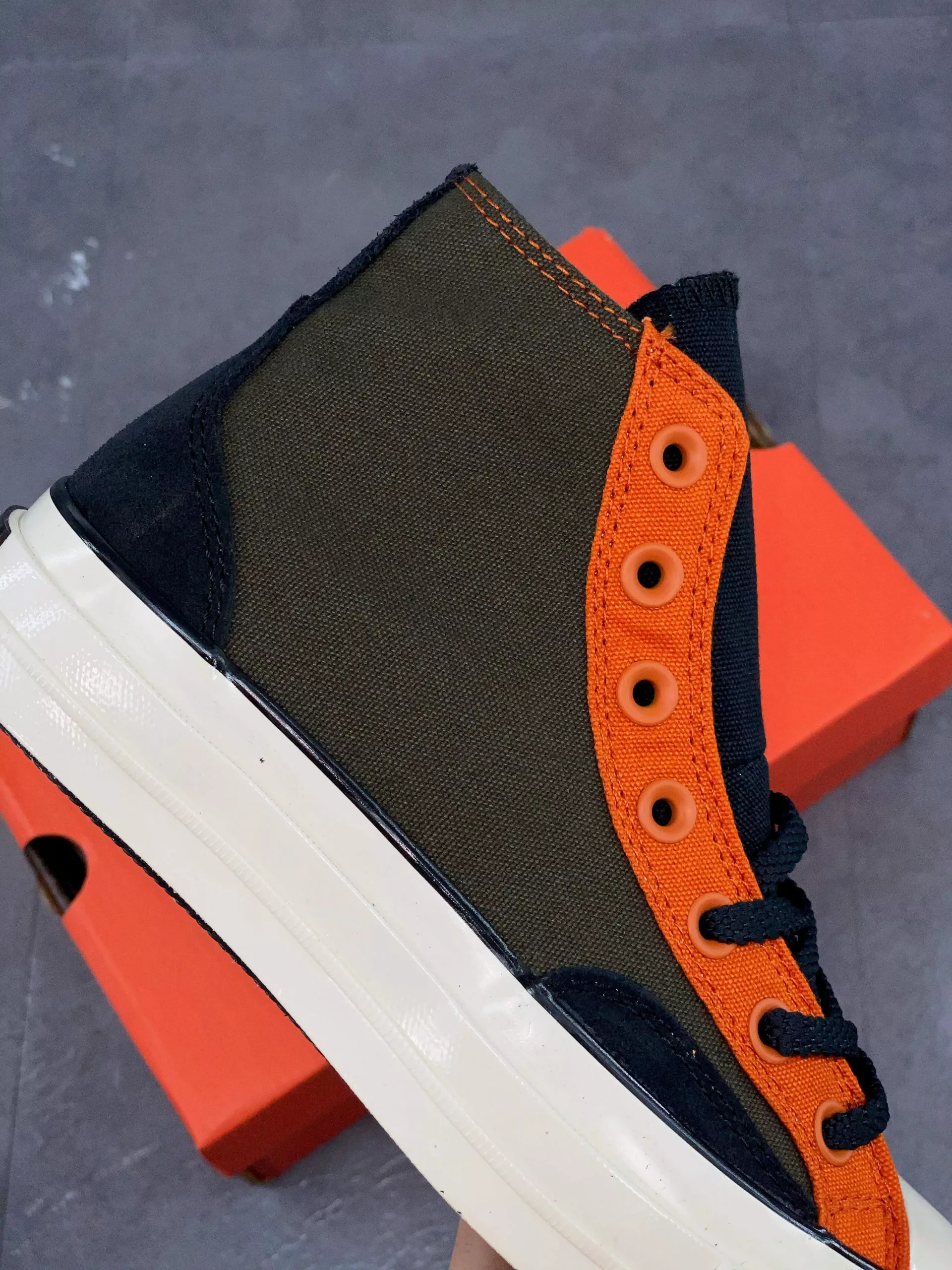 Converse Court Reimagined Chuck 70 Cargo Khaki/Fire Pit/Egret 171685C For Sale 8 Converse Court Reimagined Chuck 70 Cargo Khaki/Fire Pit/Egret 171685C For Sale - Image 6