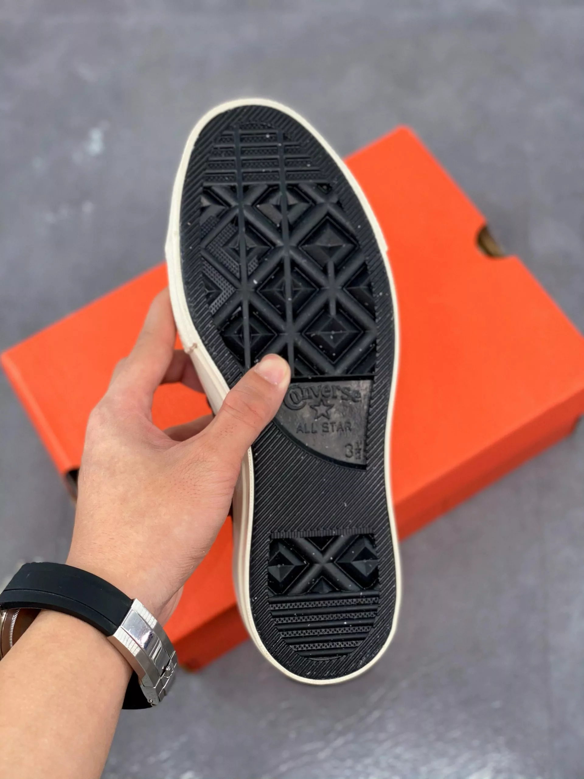 Converse Court Reimagined Chuck 70 Cargo Khaki/Fire Pit/Egret 171685C For Sale 9 Converse Court Reimagined Chuck 70 Cargo Khaki/Fire Pit/Egret 171685C For Sale - Image 7