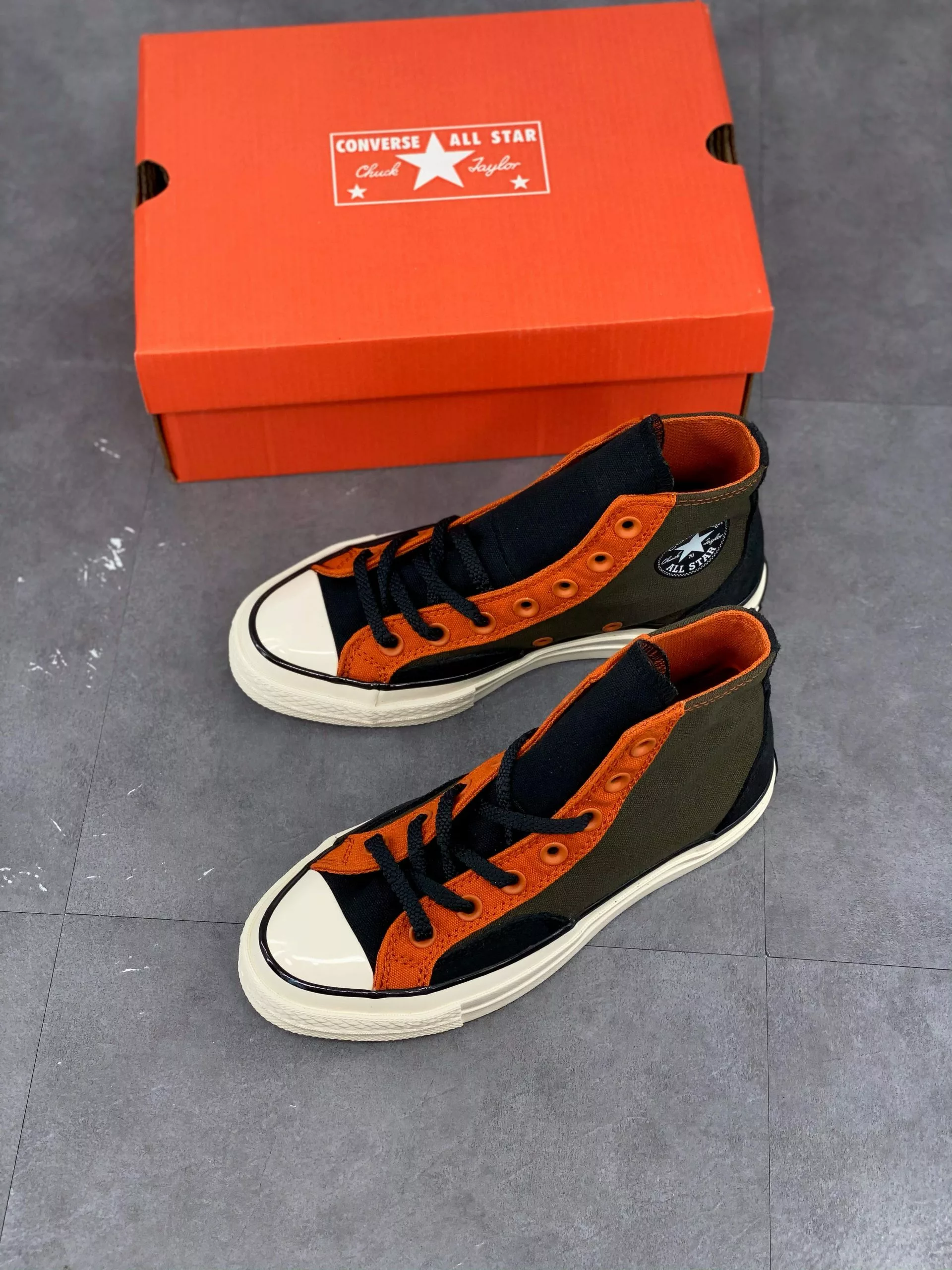 Converse Court Reimagined Chuck 70 Cargo Khaki/Fire Pit/Egret 171685C For Sale 10 Converse Court Reimagined Chuck 70 Cargo Khaki/Fire Pit/Egret 171685C For Sale - Image 8