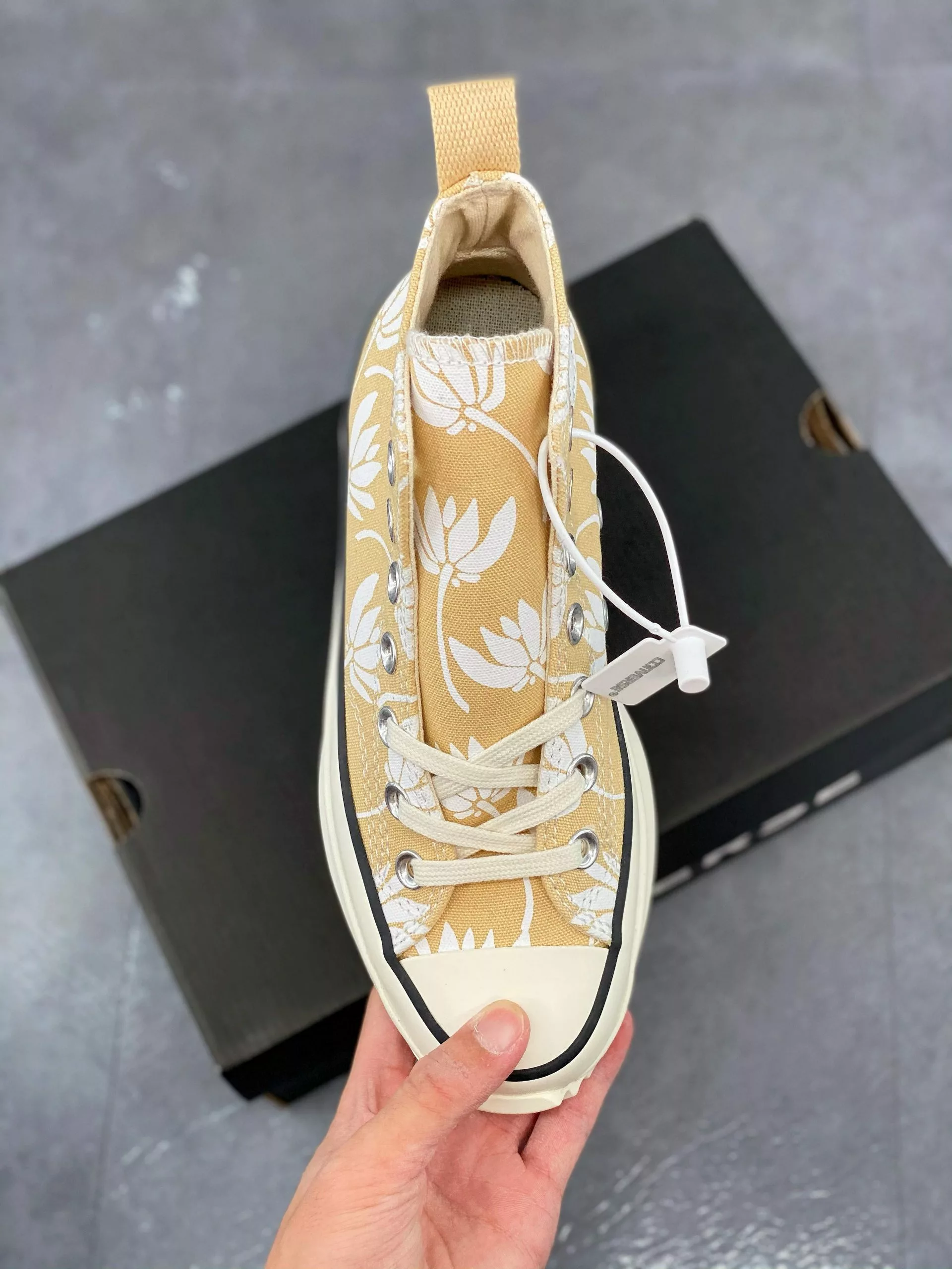 Converse Run Star Hike High ‘Summer Spirit Sesame’ For Sale 8 Converse Run Star Hike High ‘Summer Spirit Sesame’ For Sale - Image 6