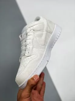 Nike SB Dunk Dover Street Market X Nike Dunk Low Triple White DH2686-100 For Sale -Cheap Jordan Shop Dover Street Market x Nike Dunk Low Triple White DH2686 100 For Sale 4