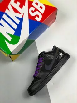 Familia X Nike SB Dunk Low ‘First Avenue’ Black/Voltage Purple-White For Sale -Cheap Jordan Shop Familia x Nike SB Dunk Low First Avenue Black Voltage Purple White For Sale 2