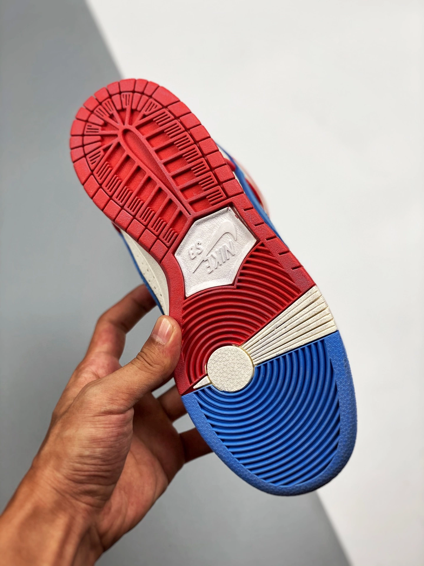 Ishod Wair X Magnus Walker X Nike SB Dunk High Sail For Sale 9 Ishod Wair X Magnus Walker X Nike SB Dunk High Sail For Sale - Image 7