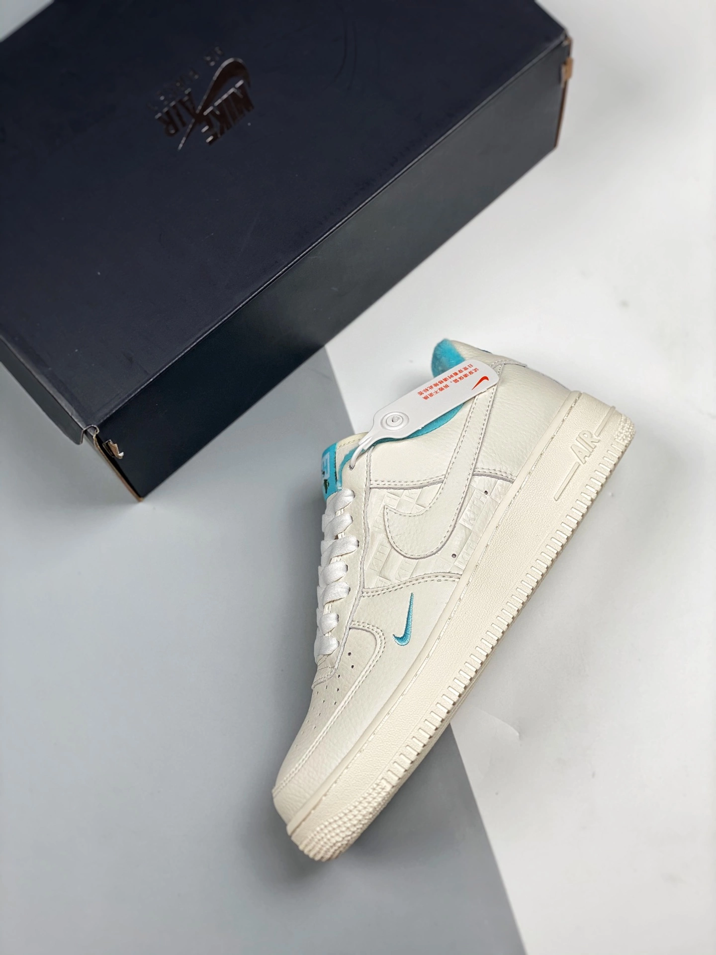 Kith X Nike Air Force 1 Low “Hawaii” White/Blue Lagoon-Aloe Verde For Sale 5 Kith X Nike Air Force 1 Low “Hawaii” White/Blue Lagoon-Aloe Verde For Sale - Image 3
