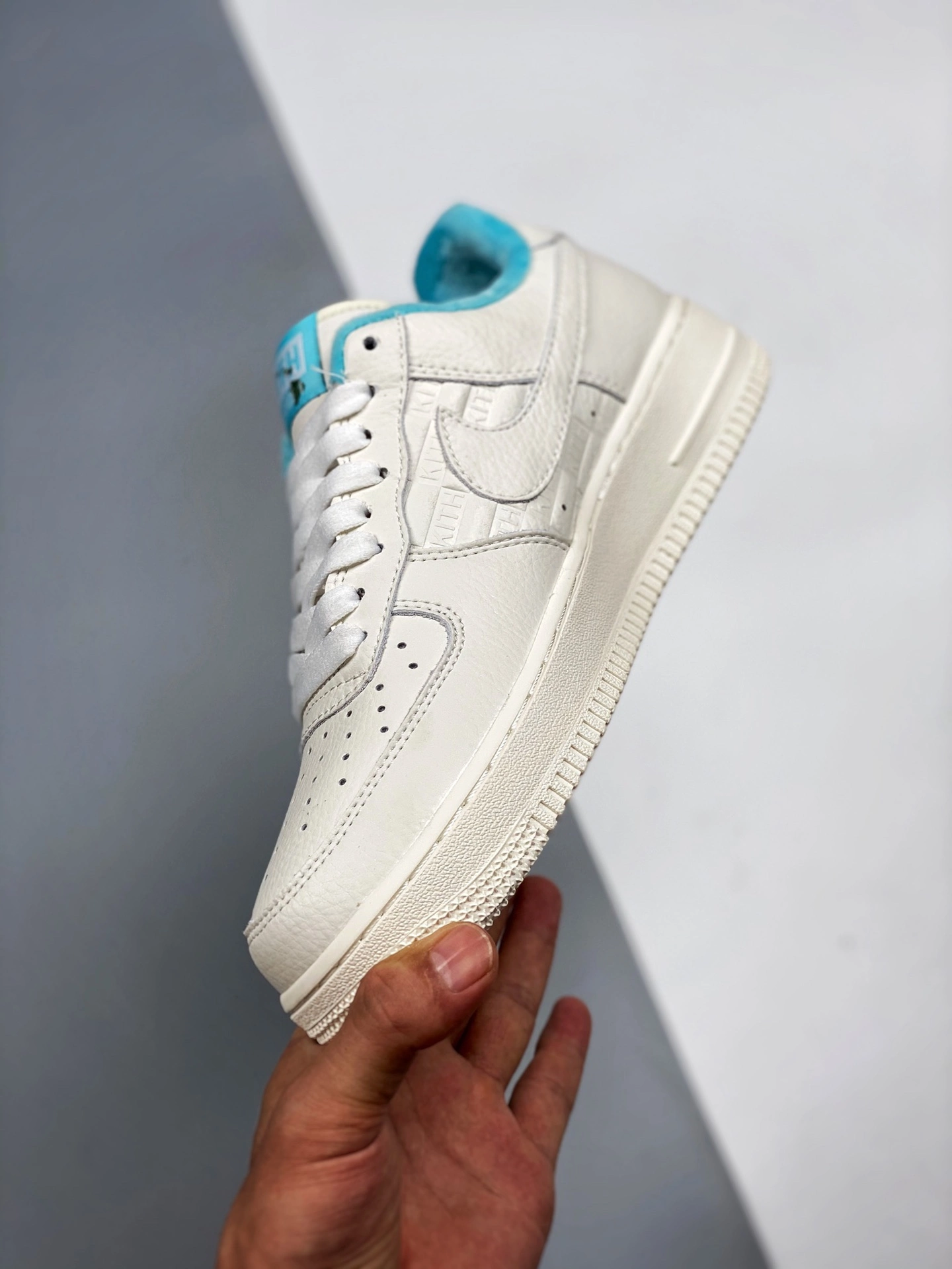 Kith X Nike Air Force 1 Low “Hawaii” White/Blue Lagoon-Aloe Verde For Sale 7 Kith X Nike Air Force 1 Low “Hawaii” White/Blue Lagoon-Aloe Verde For Sale - Image 5