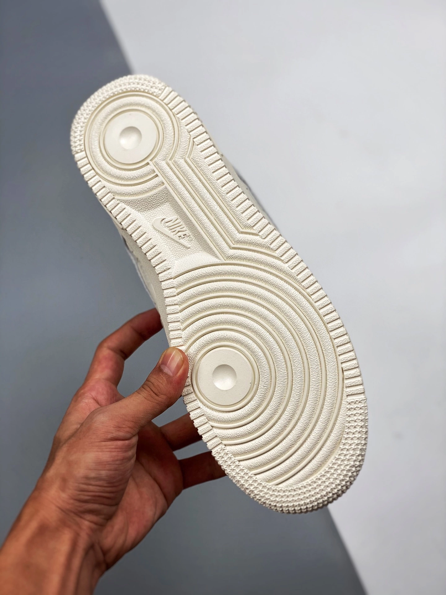 Kith X Nike Air Force 1 Low “Hawaii” White/Blue Lagoon-Aloe Verde For Sale 9 Kith X Nike Air Force 1 Low “Hawaii” White/Blue Lagoon-Aloe Verde For Sale - Image 7