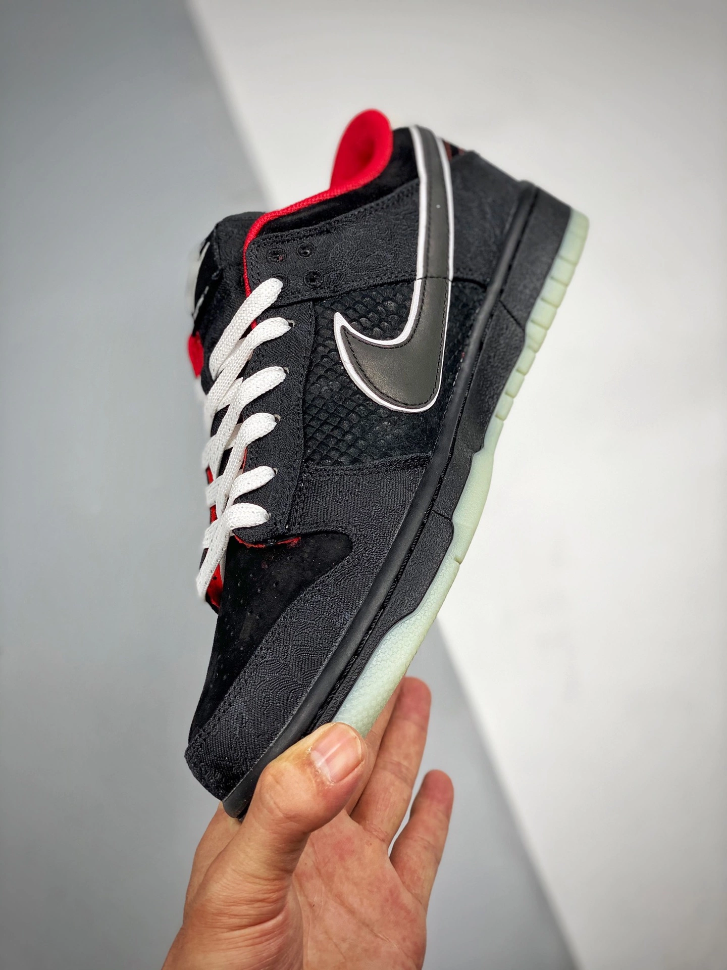 Nike SB Dunk LPL X Nike Dunk Low Black/White-Bright Crimson For Sale 7 Nike SB Dunk LPL X Nike Dunk Low Black/White-Bright Crimson For Sale - Image 5