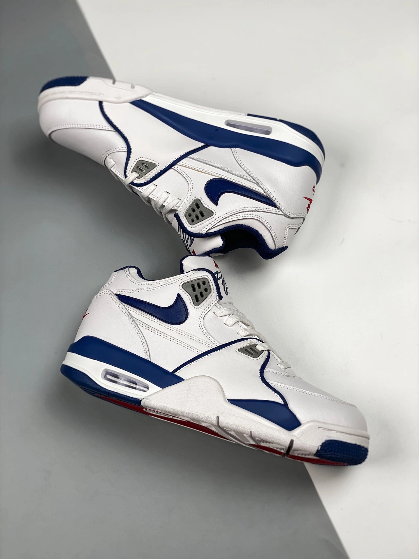 Jordan Mars 270 Nike Air Flight 89 White/Court Purple CN0050-101 For Sale 6 Jordan Mars 270 Nike Air Flight 89 White/Court Purple CN0050-101 For Sale - Image 4