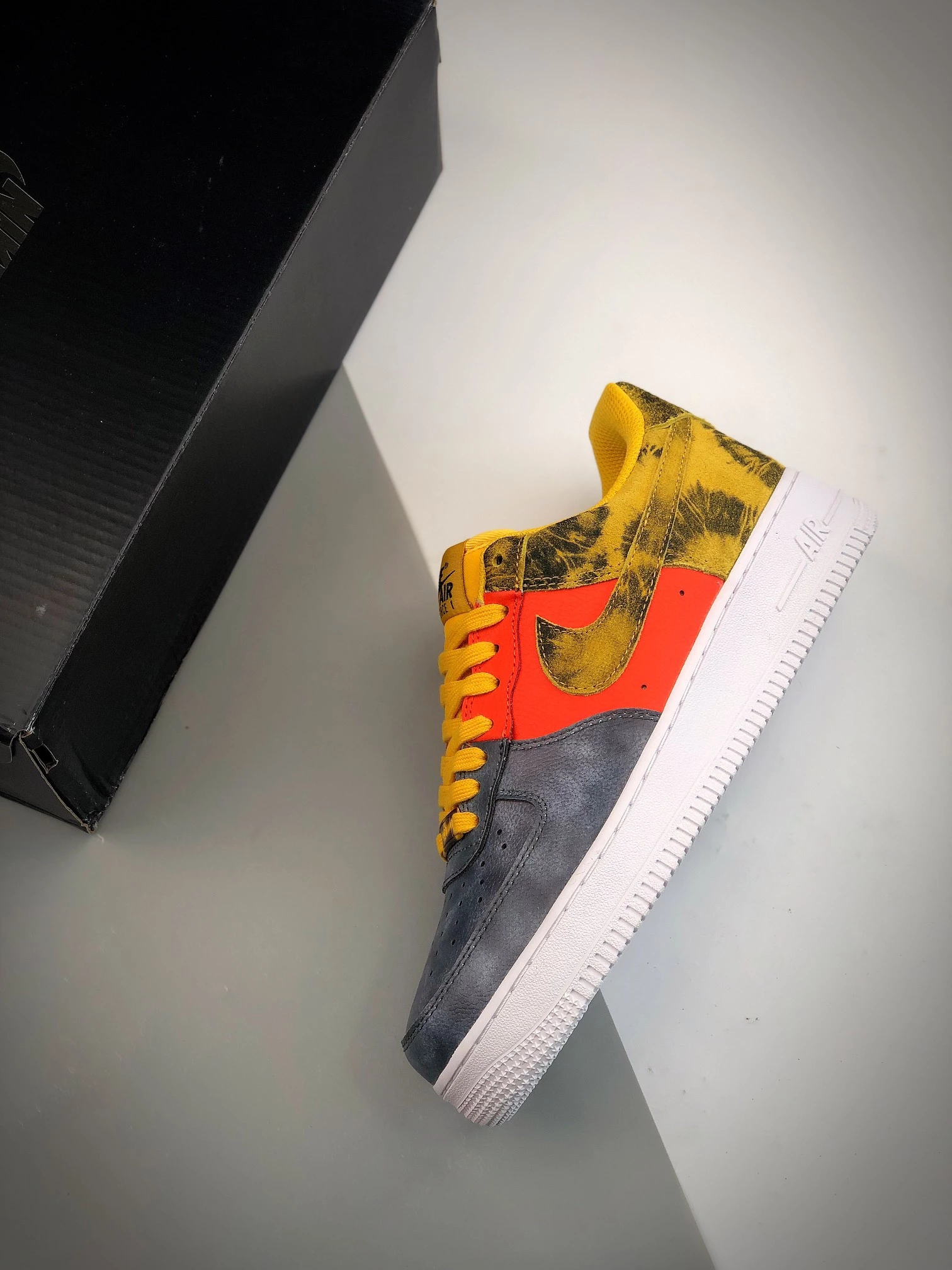 Nike Air Force 1 Dark Sulfur/Team Orange CZ0337-700 For Sale 5 Nike Air Force 1 Dark Sulfur/Team Orange CZ0337-700 For Sale - Image 3