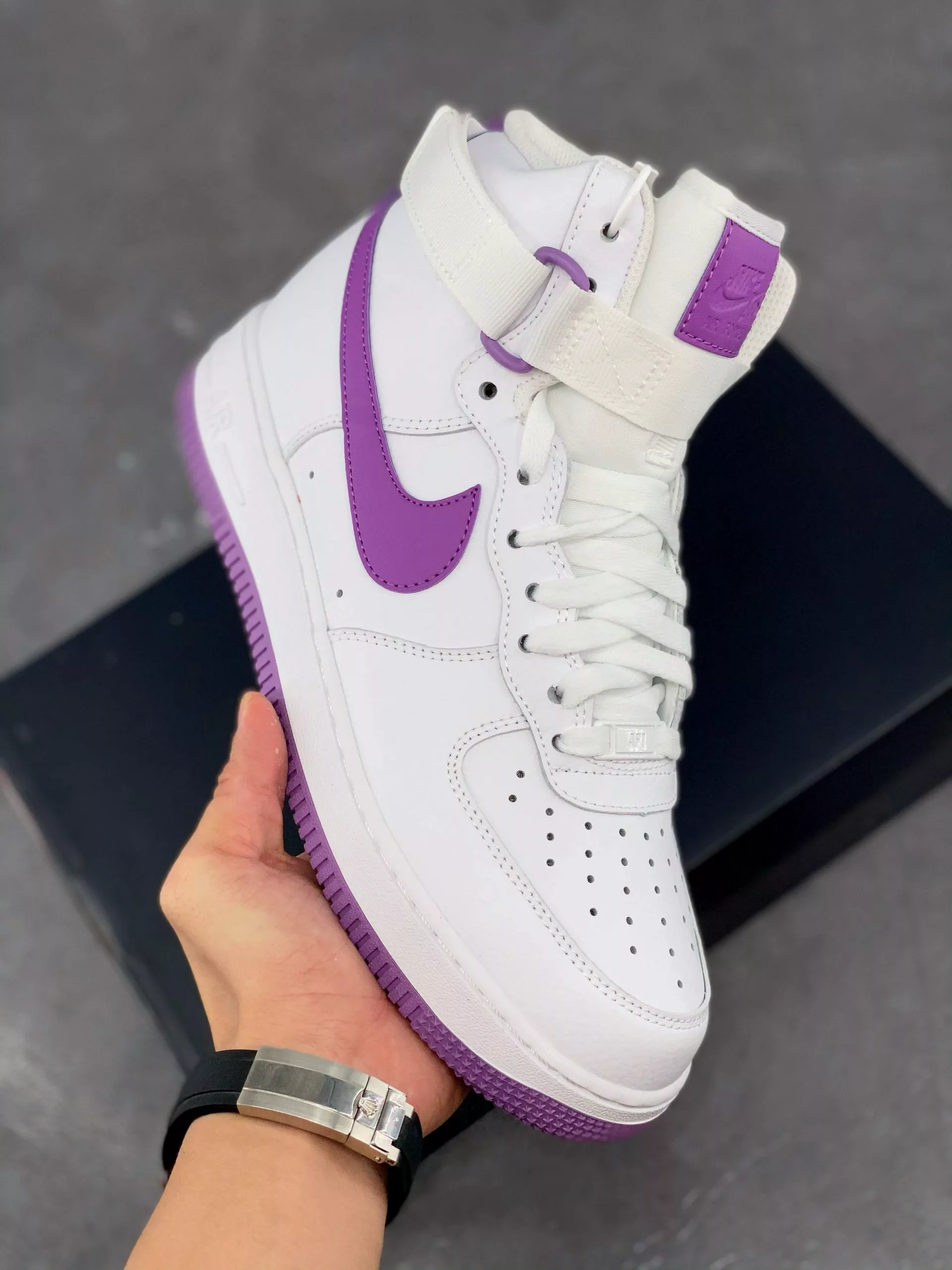 Nike Air Force 1 High ‘White Dark Orchid’ For Sale 3 Nike Air Force 1 High ‘White Dark Orchid’ For Sale