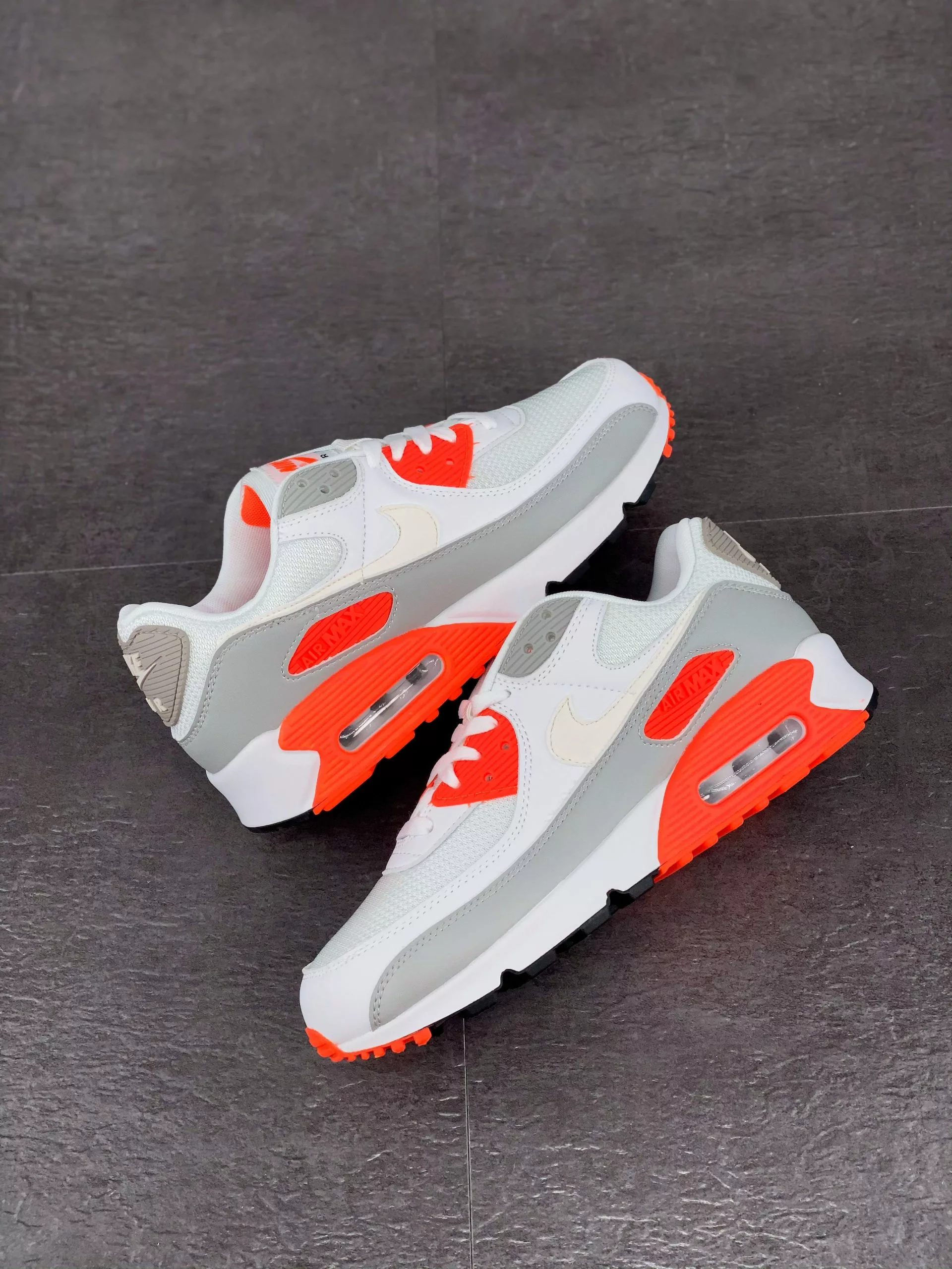 Nike Air Max 90 White/Hyper Orange-Light Smoke Grey For Sale 4 Nike Air Max 90 White/Hyper Orange-Light Smoke Grey For Sale - Image 2