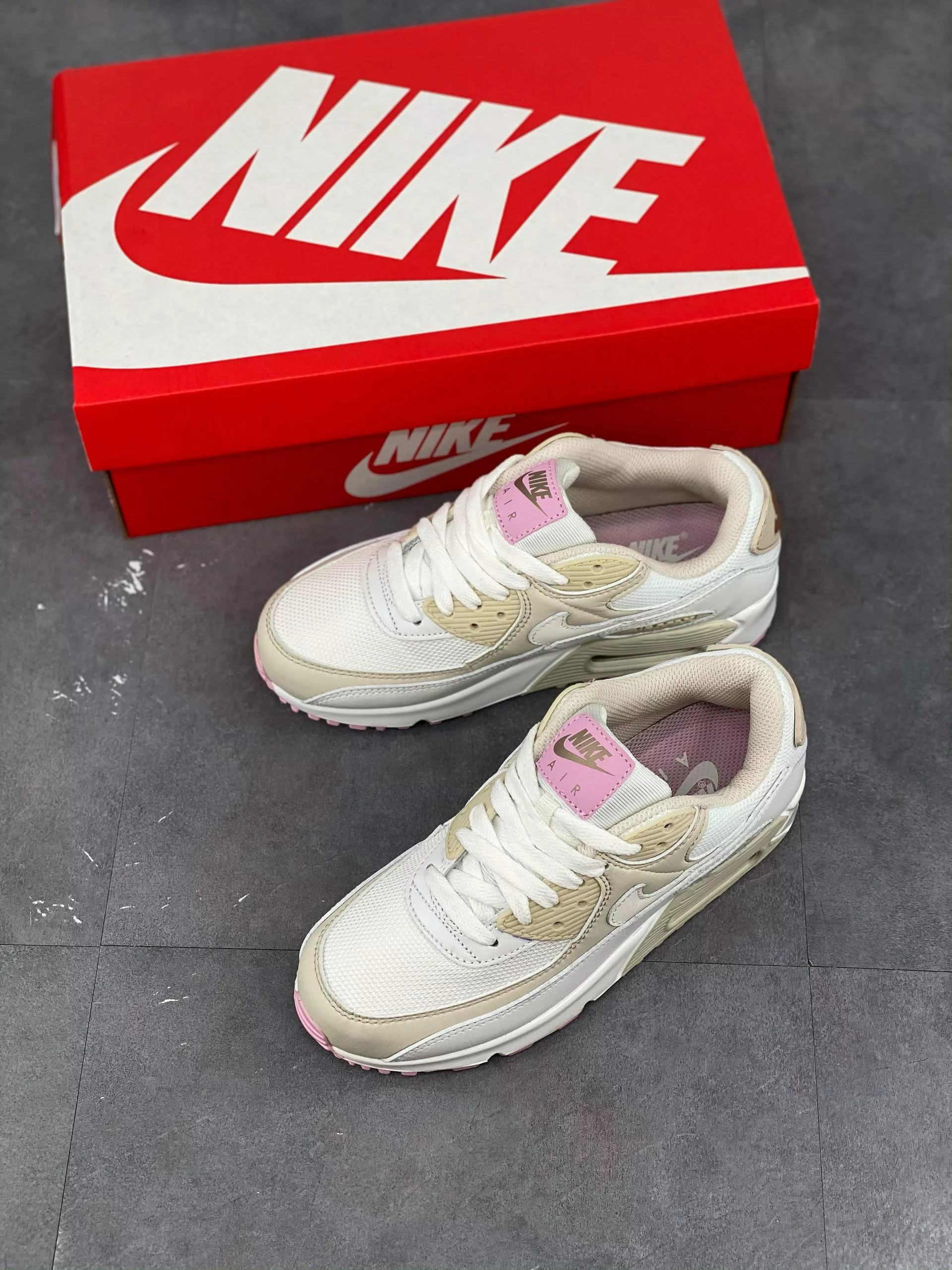 Nike Air Max 90 White/Metallic Red Bronze/Light Orewood Brown For Sale 5 Nike Air Max 90 White/Metallic Red Bronze/Light Orewood Brown For Sale - Image 4
