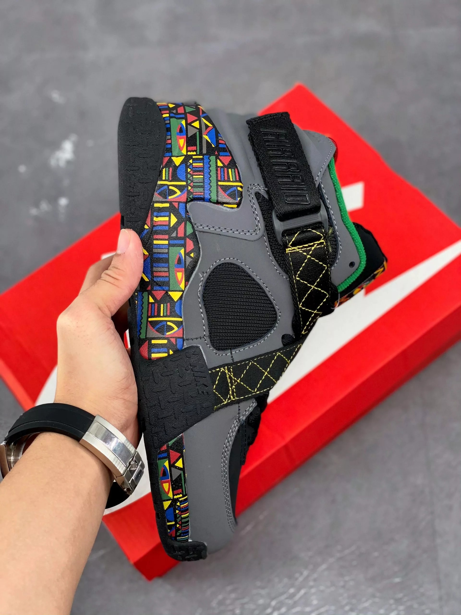 Nike Huarache Nike Air Raid “Urban Jungle Gym” Black/Dark Grey/Pine Green For Sale 4 Nike Huarache Nike Air Raid “Urban Jungle Gym” Black/Dark Grey/Pine Green For Sale - Image 2