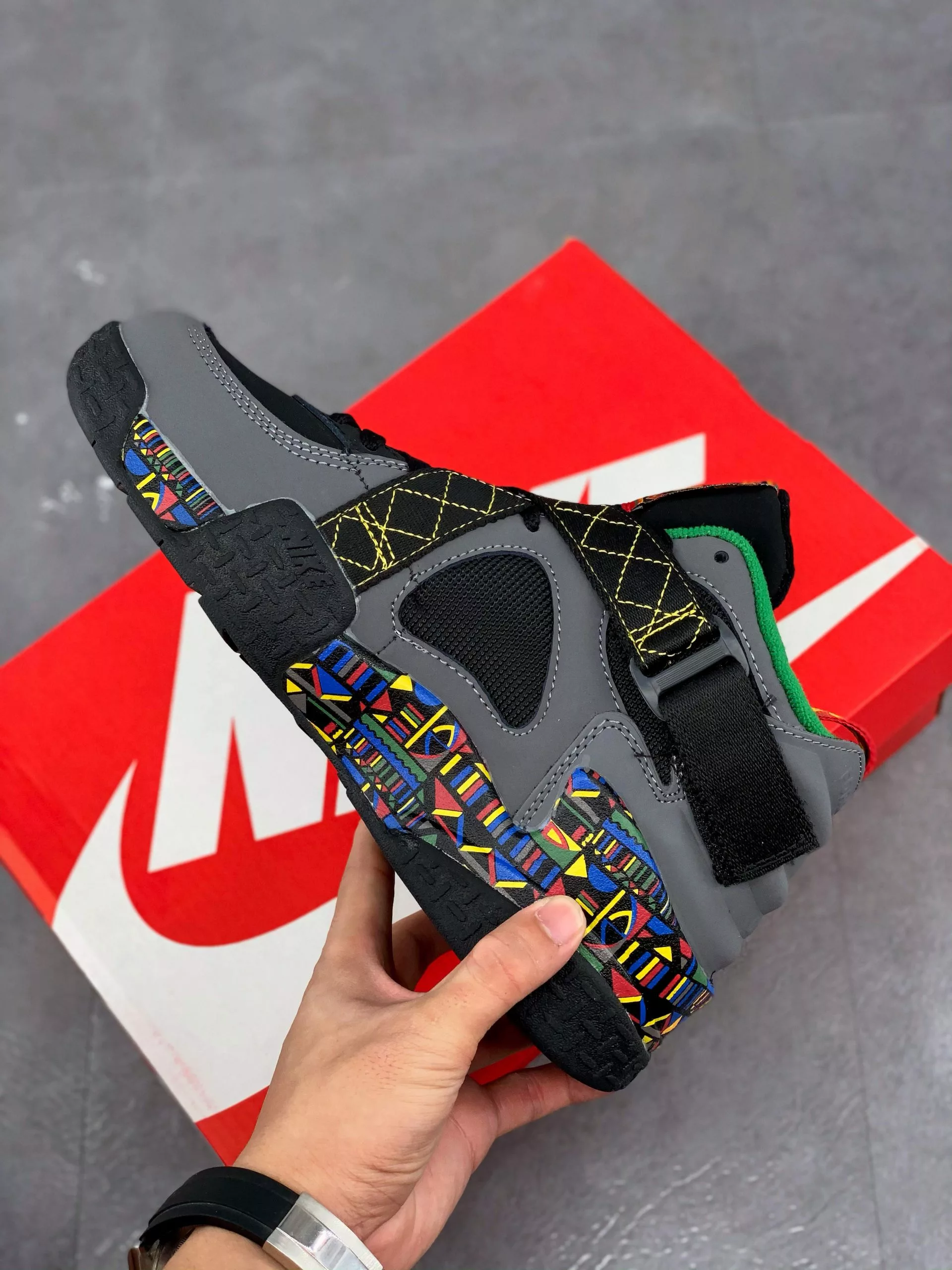 Nike Huarache Nike Air Raid “Urban Jungle Gym” Black/Dark Grey/Pine Green For Sale 5 Nike Huarache Nike Air Raid “Urban Jungle Gym” Black/Dark Grey/Pine Green For Sale - Image 3