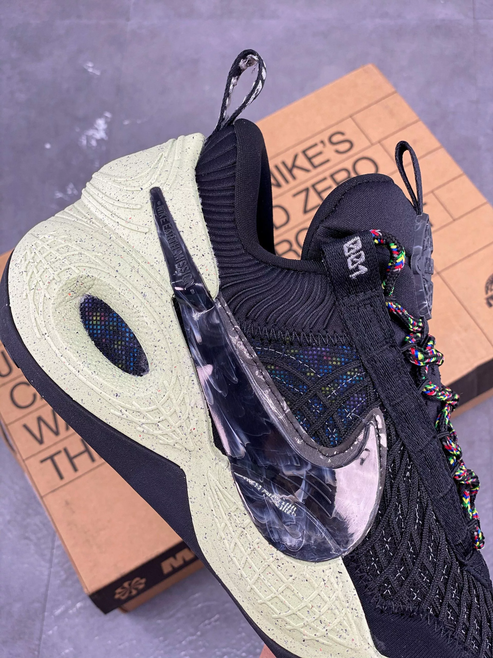 Nike Huarache Nike Cosmic Unity Natural/Total Orange-Green Glow For Sale 9 Nike Huarache Nike Cosmic Unity Natural/Total Orange-Green Glow For Sale - Image 7