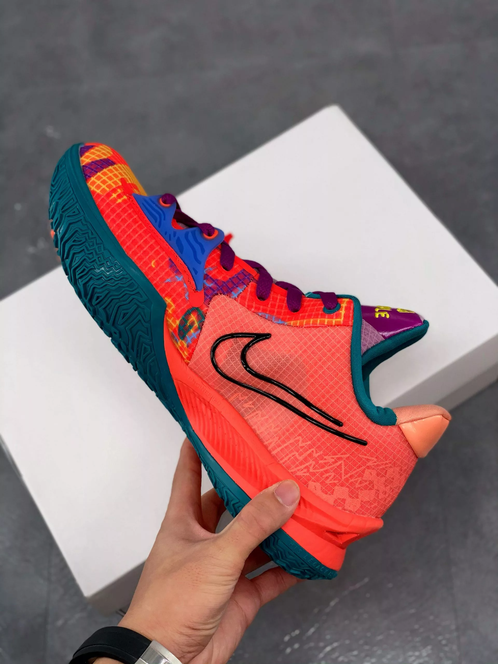 Nike Kyrie Low 4 “1 World 1 People” CW3985-600 For Sale 5 Nike Kyrie Low 4 “1 World 1 People” CW3985-600 For Sale - Image 3
