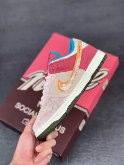 Nike SB Dunk Social Status X Nike Dunk Low “Strawberry Milk” For Sale -Cheap Jordan Shop Social Status x Nike Dunk Low Strawberry Milk For Sale 2