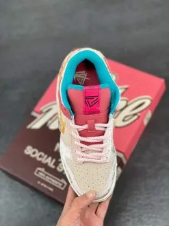 Nike SB Dunk Social Status X Nike Dunk Low “Strawberry Milk” For Sale -Cheap Jordan Shop Social Status x Nike Dunk Low Strawberry Milk For Sale 5