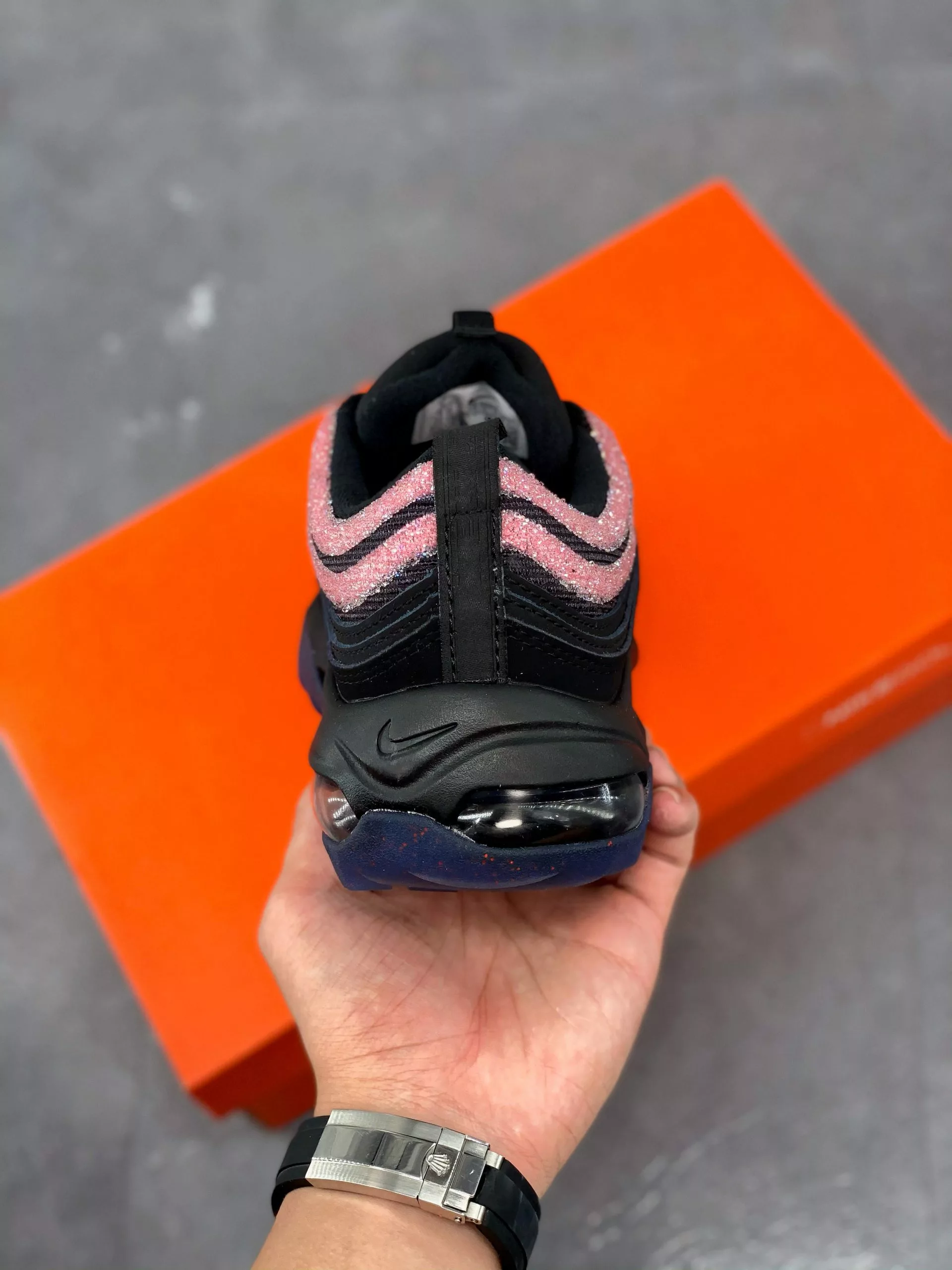Swarovski X Nike Air Max 97 G NRG Black/Oracle Pink For Sale 9 Swarovski X Nike Air Max 97 G NRG Black/Oracle Pink For Sale - Image 7
